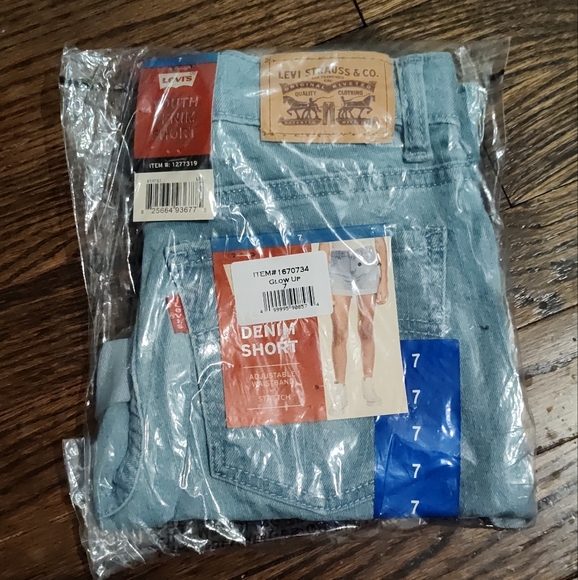 New Levi's Youth kids girls Short Light Blue Pockets Rolled Cuffs Classic Size 7 - Picture 6 of 7
